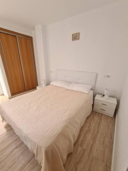 Beautiful Apartment With Patio Torrevieja Zewnętrze zdjęcie