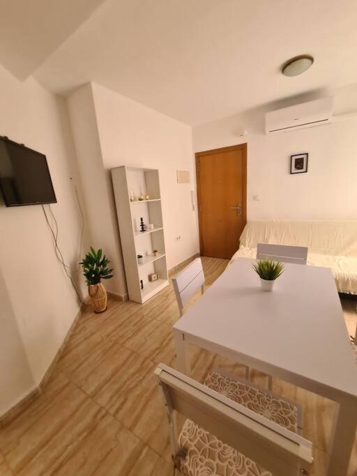 Beautiful Apartment With Patio Torrevieja Zewnętrze zdjęcie