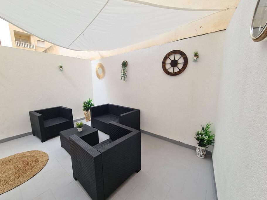 Beautiful Apartment With Patio Torrevieja Zewnętrze zdjęcie