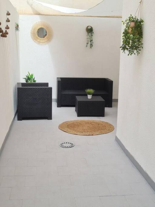 Beautiful Apartment With Patio Torrevieja Zewnętrze zdjęcie