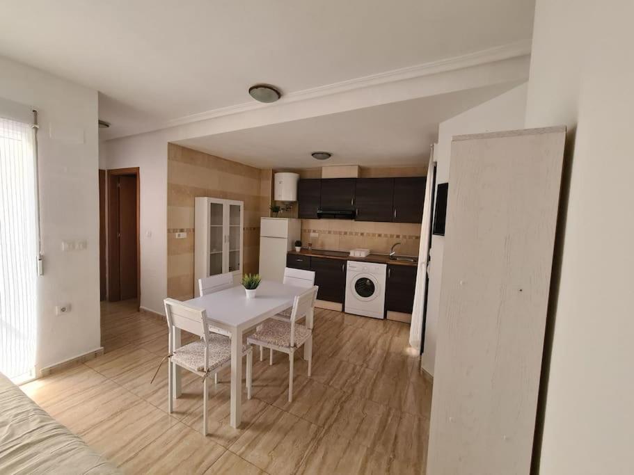 Beautiful Apartment With Patio Torrevieja Zewnętrze zdjęcie
