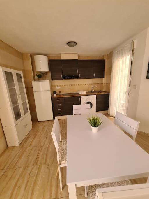Beautiful Apartment With Patio Torrevieja Zewnętrze zdjęcie